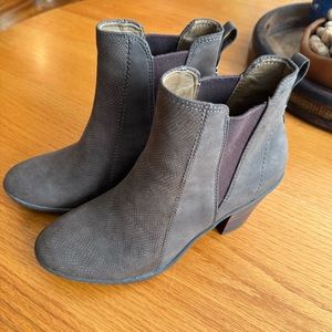 BARETRAPS POSTURE BOOTIES NEW BROWN/GRAY TAUPE LIGHTWEIGHT COMFORTABLE ELASTIC